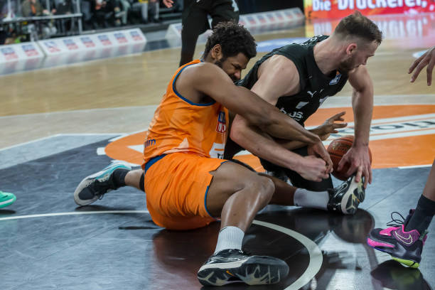 在激烈的网 在激烈的网